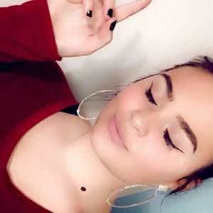 Meet your Posher, Holly